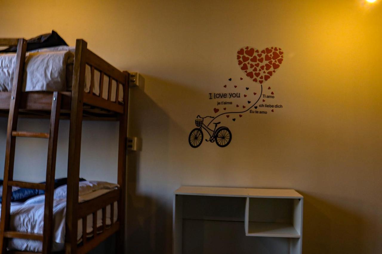 Lobo Hostel ลาปาซ ภายนอก รูปภาพ