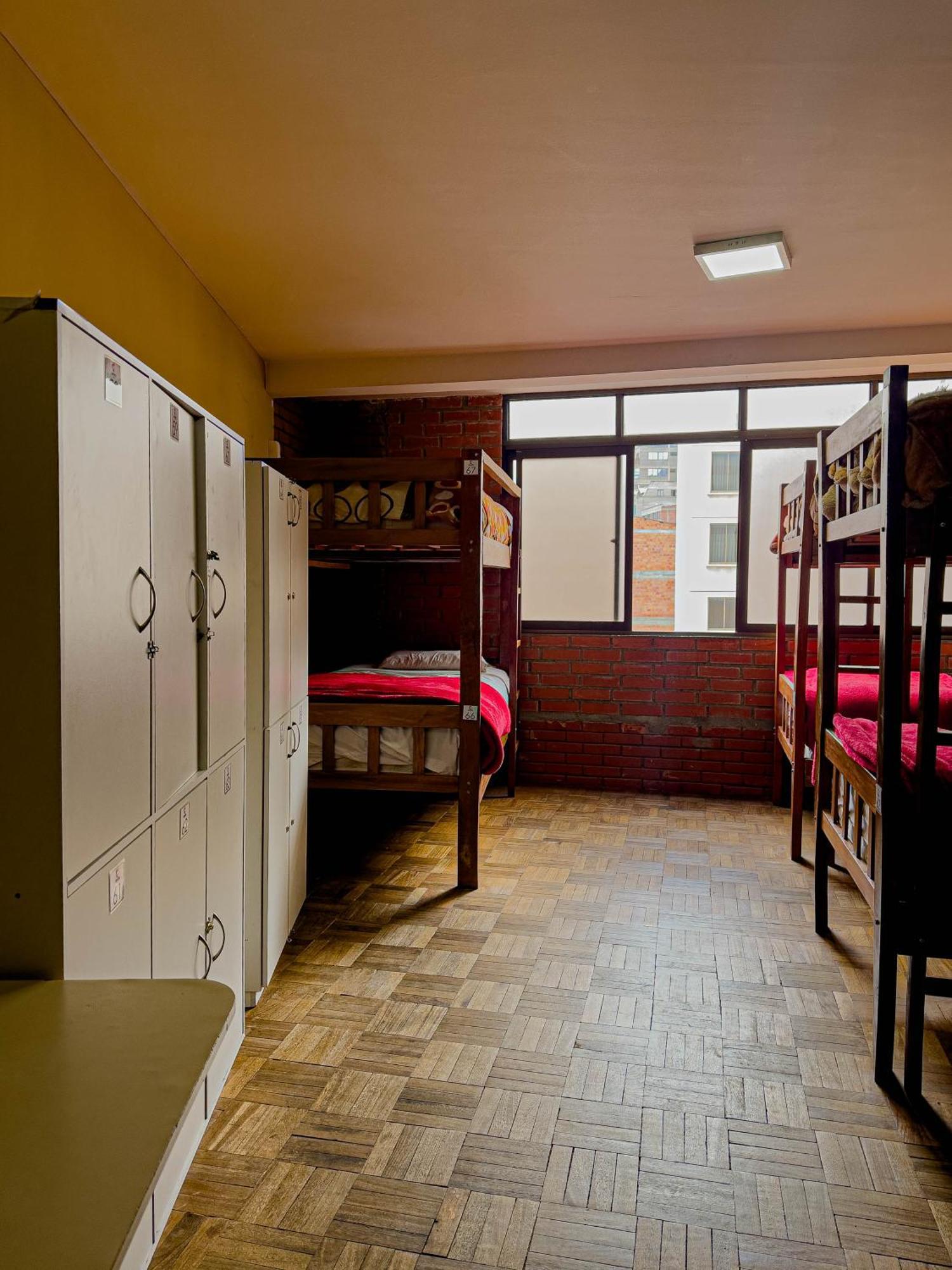 Lobo Hostel ลาปาซ ภายนอก รูปภาพ