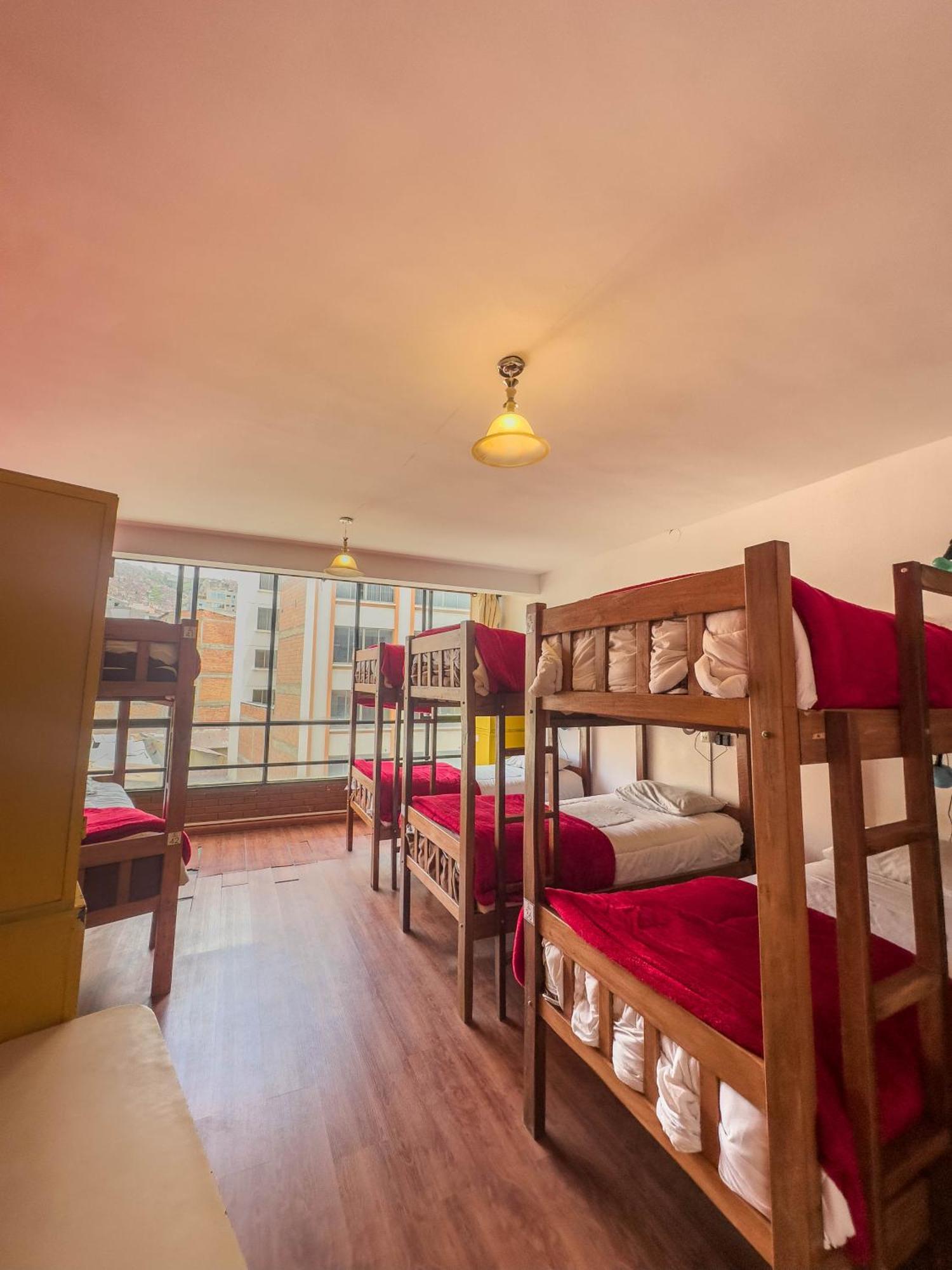 Lobo Hostel ลาปาซ ภายนอก รูปภาพ