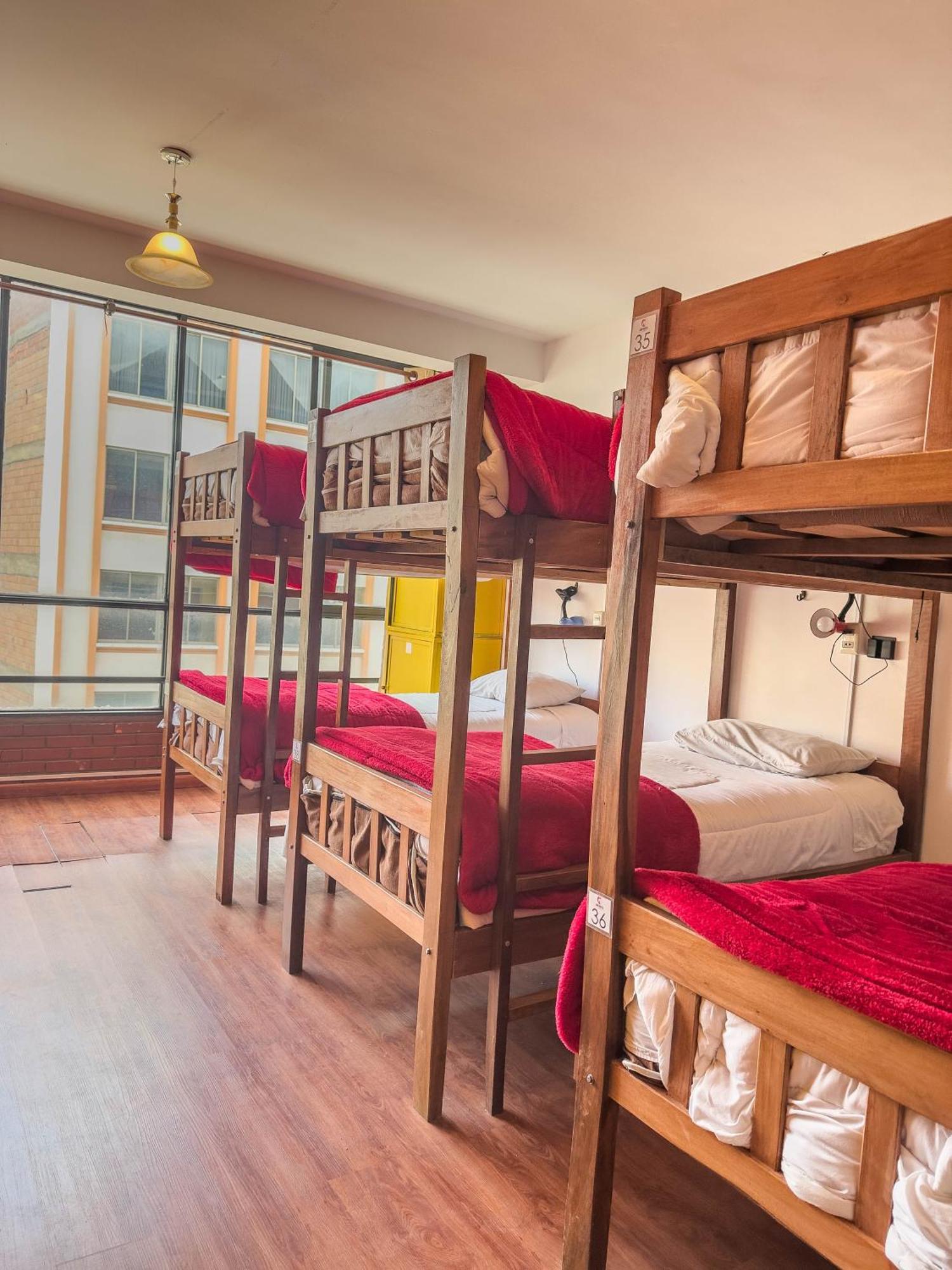 Lobo Hostel ลาปาซ ภายนอก รูปภาพ